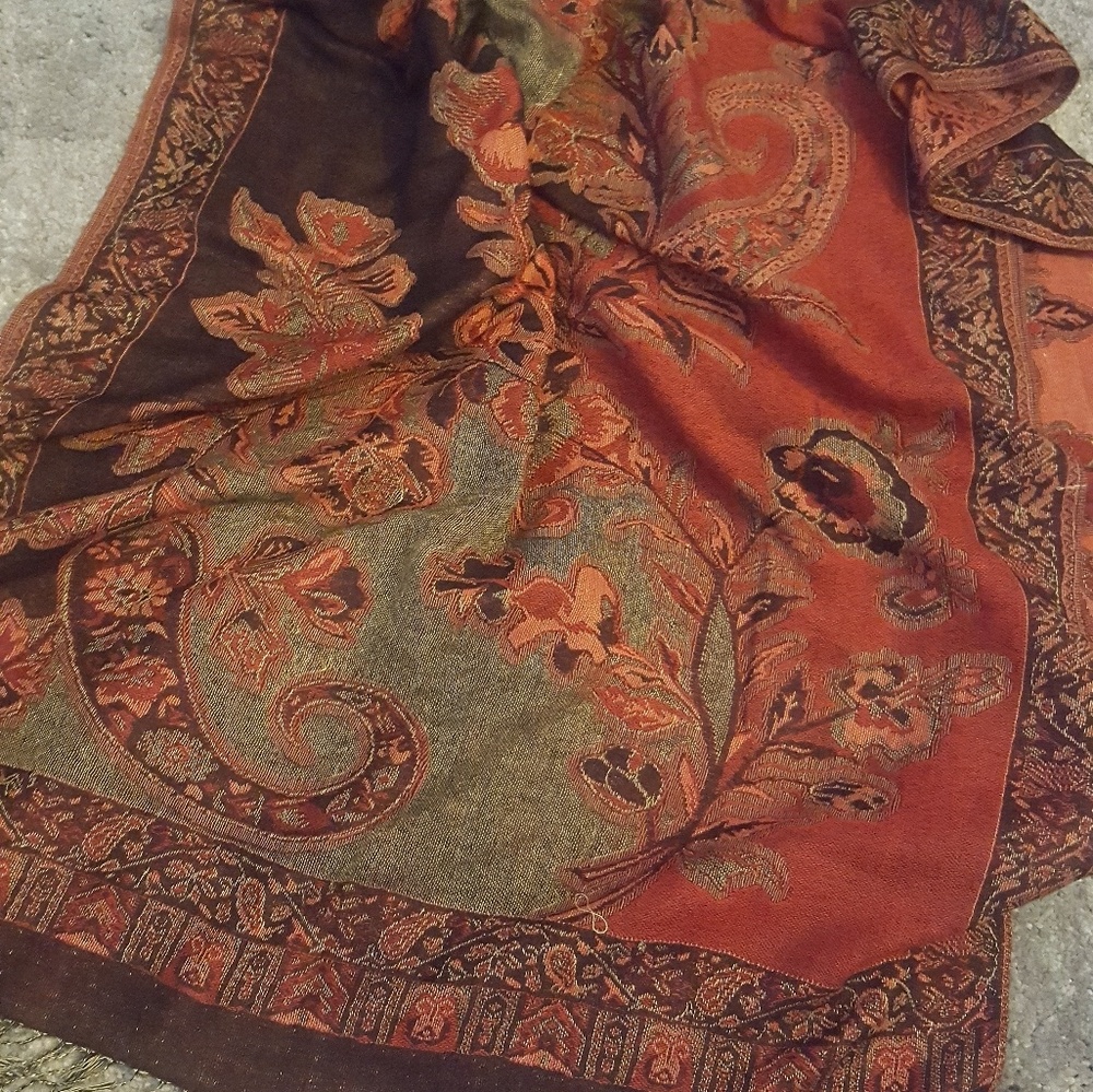 Beautiful pashmina shawl